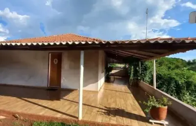 ?chácara com 10.000m² a margem do rio bandeirantes em água boa?