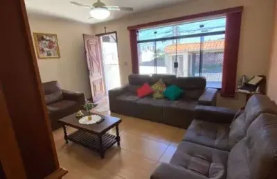Santo andré  casa 200m², 3 dormitórios, varanda gourmet, 4 vagas de garagem, ótima localização e valor !!!