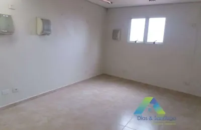 Vila monte alegre casa 320 metros, 3 dormitórios, mais 7 salas , a 10 minutos da estação do metro são judas, ótima localização e valor !!!