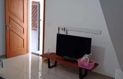 Sobrado à venda com 3 dormitórios e suíte na vila das mercês!!
