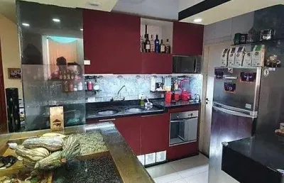 Linda cobertura toda reformada com decoração moderna a 5 minutos da estação do metro praça da arvore.