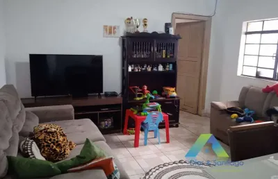 Casa terrea à venda com 2 dormitórios e 3 vagas na vila das merces !!