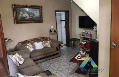 Sobrado com 157 metros, 3 dormitórios, 2 banheiros, 1 vaga com excelente localização e valor !