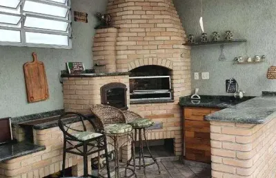 Lindo sobrado 177 metros, com excelente localização 3 dormitórios, 3 vagas, quintal espaço gourmet com ótimo valor !,