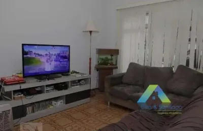 Casa com 2 dormitórios, quintal com churrasqueira, 150 m² ótimo preço e localização!