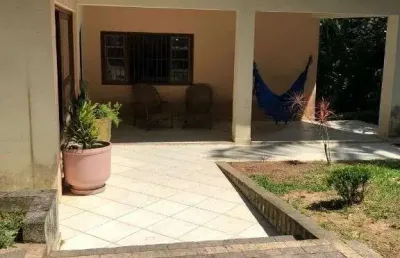 Casa 333 metros, condomínio fechado, 3 suítes, sala 3 ambientes, 5 vagas, piscina ótima localização e valor !!!