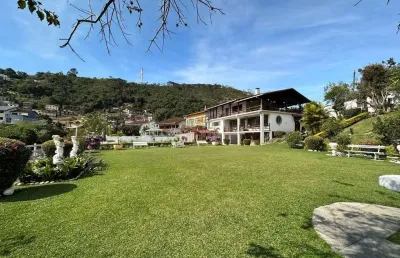 Casa independente com 5 quartos sendo 2 suítes no jardim cascata - teresópolis/rj.