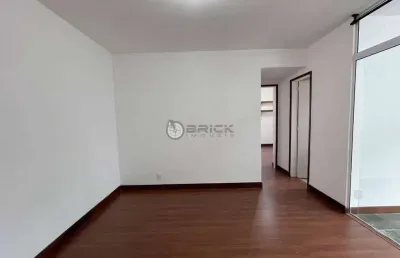 Apartamento com 2 quartos no bom retiro - teresópolis/rj.