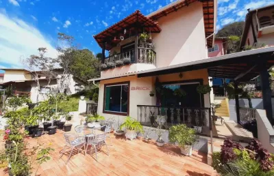 Casa com 3 quartos sendo 1 suíte, 131 m² em vargem grande - teresópolis/rj