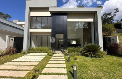 Casa com 3 suítes em condomínio na posse - teresópolis/rj.
