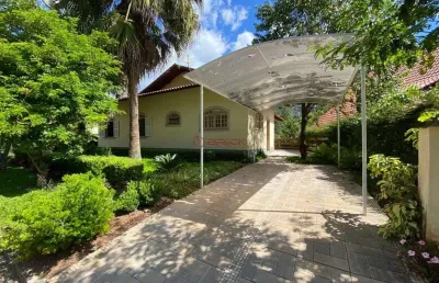Casa linear com 4 quartos sendo 2 suítes + um apartamento com 2 quartos sem condomínio no parque do imbuí - teresópolis/rj.