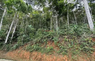 Terreno com 1.700 m² em condomínio no parque do imbuí - teresópolis/rj.