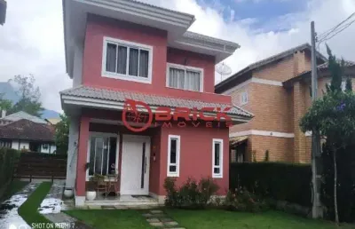 Excelente casa em condomínio com 3 quartos sendo 1 suíte cercada pela natureza em vargem grande.