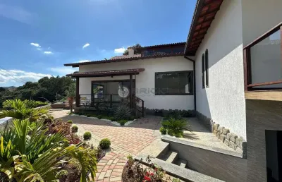 Casa independente com 4 quartos sendo 2 suítes no parque são luiz - teresópolis/rj.