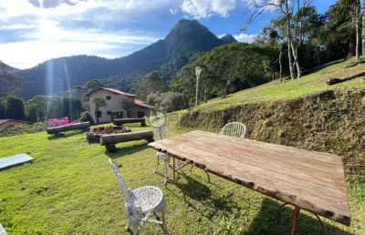 Casa em estilo sítio com 20 mil m² de área em vargem grande - teresópolis/rj.