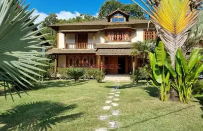 Casa com 4 suítes em condomínio em quebra frascos -teresópolis/rj.