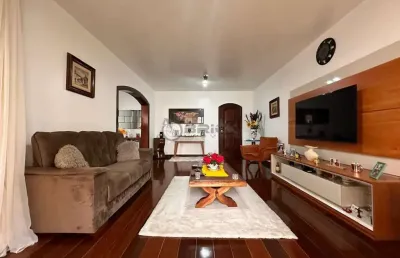 Apartamento com 4 quartos sendo 1 suíte + dependência, 170 m² em agriões - teresópolis/rj.