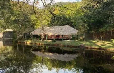 Terreno em condomínio com mais de 1.000 m² no comary, teresópolis/rj.
