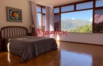 Casa independente com 4 quartos sendo 1 suíte na iúcas - teresópolis/rj.