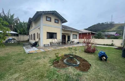Casa à venda com 4 quartos sendo 1 suíte, 190 m² em vargem grande - teresópolis/rj.