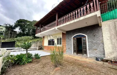 Casa para venda com 3 quartos sendo 1 suíte, 217.05 m² na barra do imbuí - teresópolis/rj.