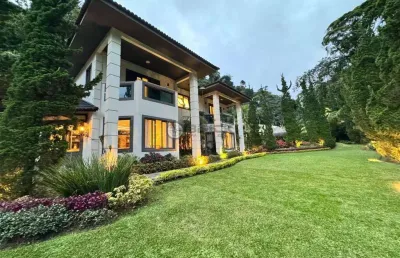 Casa de alto padrão à venda com 5 suítes, 3.700 m² de terreno em condomínio no comary - teresópolis/rj.