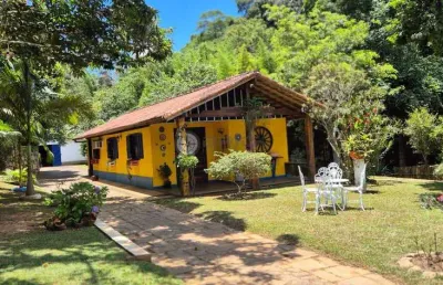 Sítio à venda com 8 quartos sendo 3 suítes, 52 mil m² de terreno na colônia alpina - teresópolis/rj.