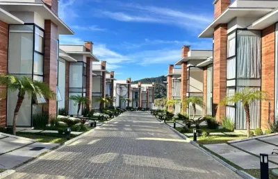Casa com 5 quartos sendo 2 suítes, 262,54 m² em condomínio na tijuca - teresópolis/rj