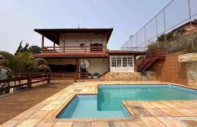 Casa para venda dentro de condomínio com 4 quartos sendo 3 suítes em albuquerque, teresópolis/rj.