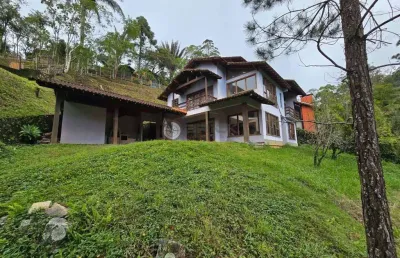 Casa com 4 suítes, 150 m² em condomínio no comary - teresópolis/rj