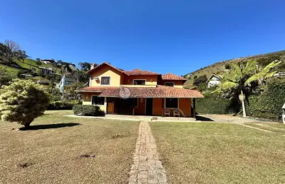 Casa para venda com 5 quartos sendo 3 suítes, 302 m² em sebastiana - teresópolis/rj.