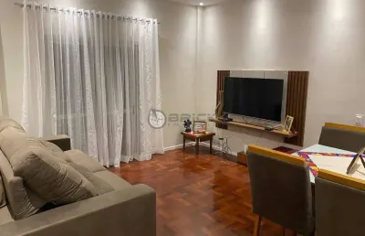 Apartamento à venda com 2 quartos sendo 1 suíte + dependência completa, 74.45 m² no alto - teresópolis/rj.