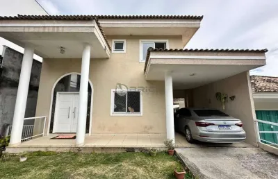 Casa à venda com 5 quartos sendo 4 suítes, 251.74 m² na tijuca - teresópolis/rj.