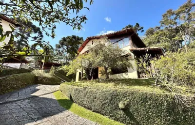 Casa à venda com 4 quartos sendo 1 suíte, 231.08 m² no panorama - teresópolis/rj.
