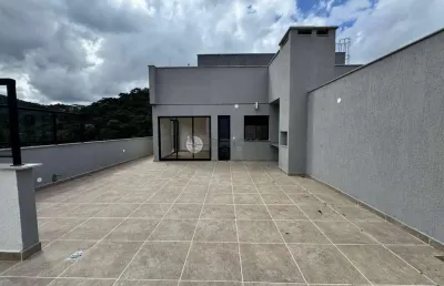 Cobertura à venda com 2 quartos sendo 1 suíte, 150 m² na várzea - teresópolis/rj.