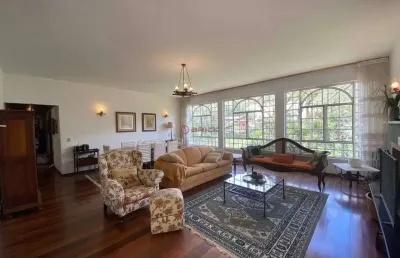 Casa linear com 3 quartos sendo 1 suíte, 1.370 m² de terreno em albuquerque - teresópolis/rj.