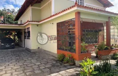 Casa independente com 3 quartos na tijuca - teresópolis/rj.