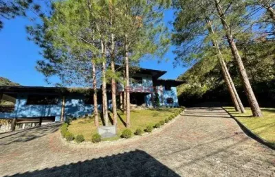 Casa luxuosíssima com 8 suítes em condomínio exclusivo no comary - teresópolis/rj.