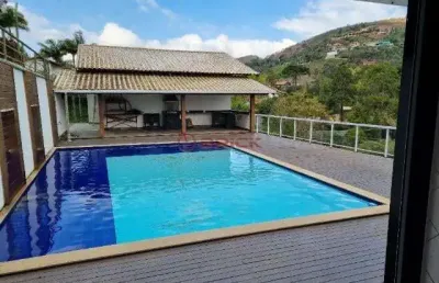 Casa independente com 5 quartos sendo 3 suíte em albuquerque - teresópolis/rj.