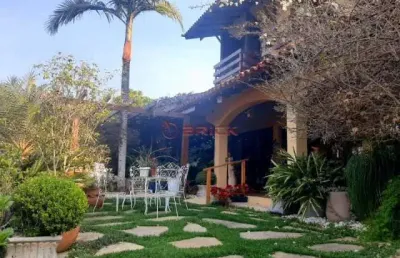 Casa com 5 quartos sendo 3 suíte em albuquerque - teresópolis/rj.