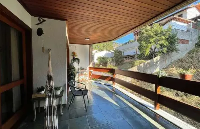 Apartamento com 4 quartos sendo 1 suíte, 164 m² na tijuca - teresópolis/rj