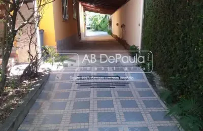 Casa com 3 quartos à venda na rua olímpio de castro, jardim sulacap, rio de janeiro, 143 m2 por r$ 649.000