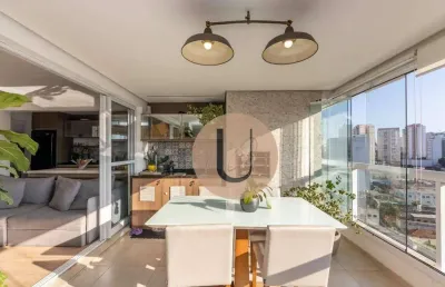 Apartamento moderno com 3 dormitórios e varanda gourmet, perto do parque aclimação