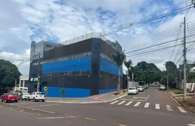 Prédio com 10 salas para alugar na Travessa Barroso, 734, Zona 08, Maringá