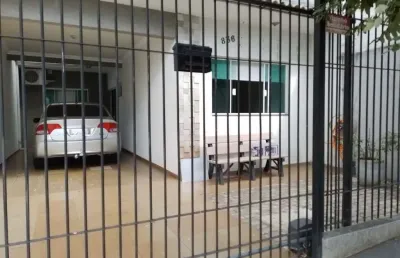Casa com 3 quartos à venda na Rua Vereador Tetuo Nishiyama, 836, Parque Industrial I, Maringá