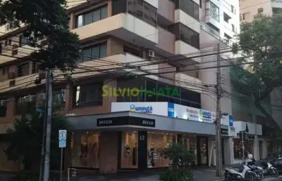 Excelente sala comercial de 10 m² equipada e pronta para dentista, localizada no centro.