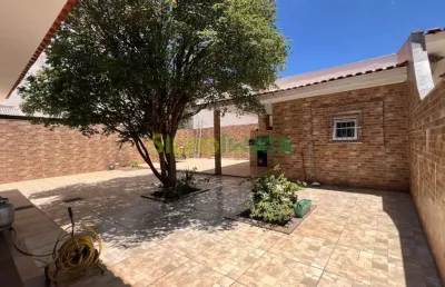 Casa com 3 quartos à venda na Rua Alcides Fernandes, 23, Jardim América, Maringá