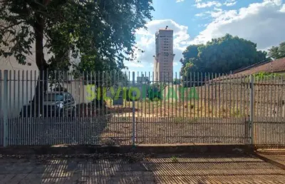 Terreno amplo à venda  em ótima localização na zona 07!
