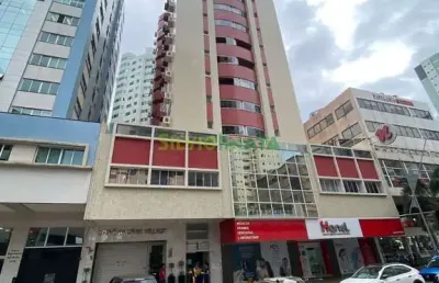 Excelente apartamento de alto padrão duplex, de 03 suítes, para morar na zona 07, edifício gran village.