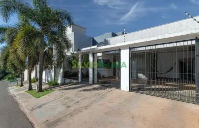 Surpreenda-se com esta casa espaçosa, versátil e cheia de possibilidades no jardim paraíso  maringá/pr